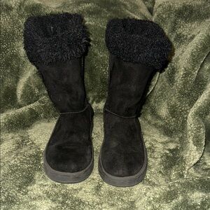 Girls Black Fur-Lined Boots